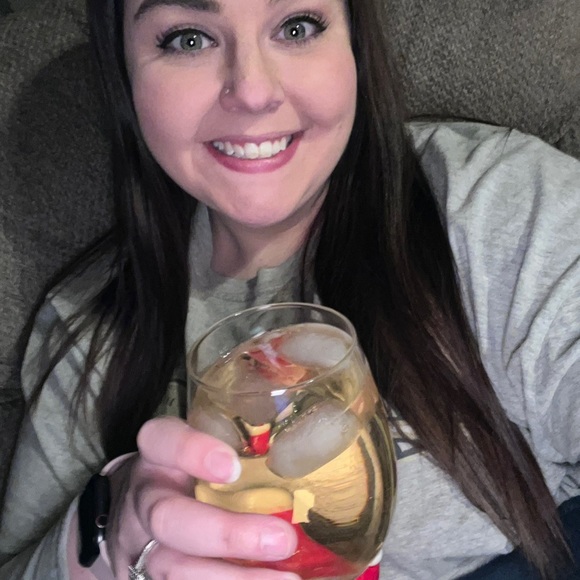 Meet your Posher, Taylor - Picture 5 of 6